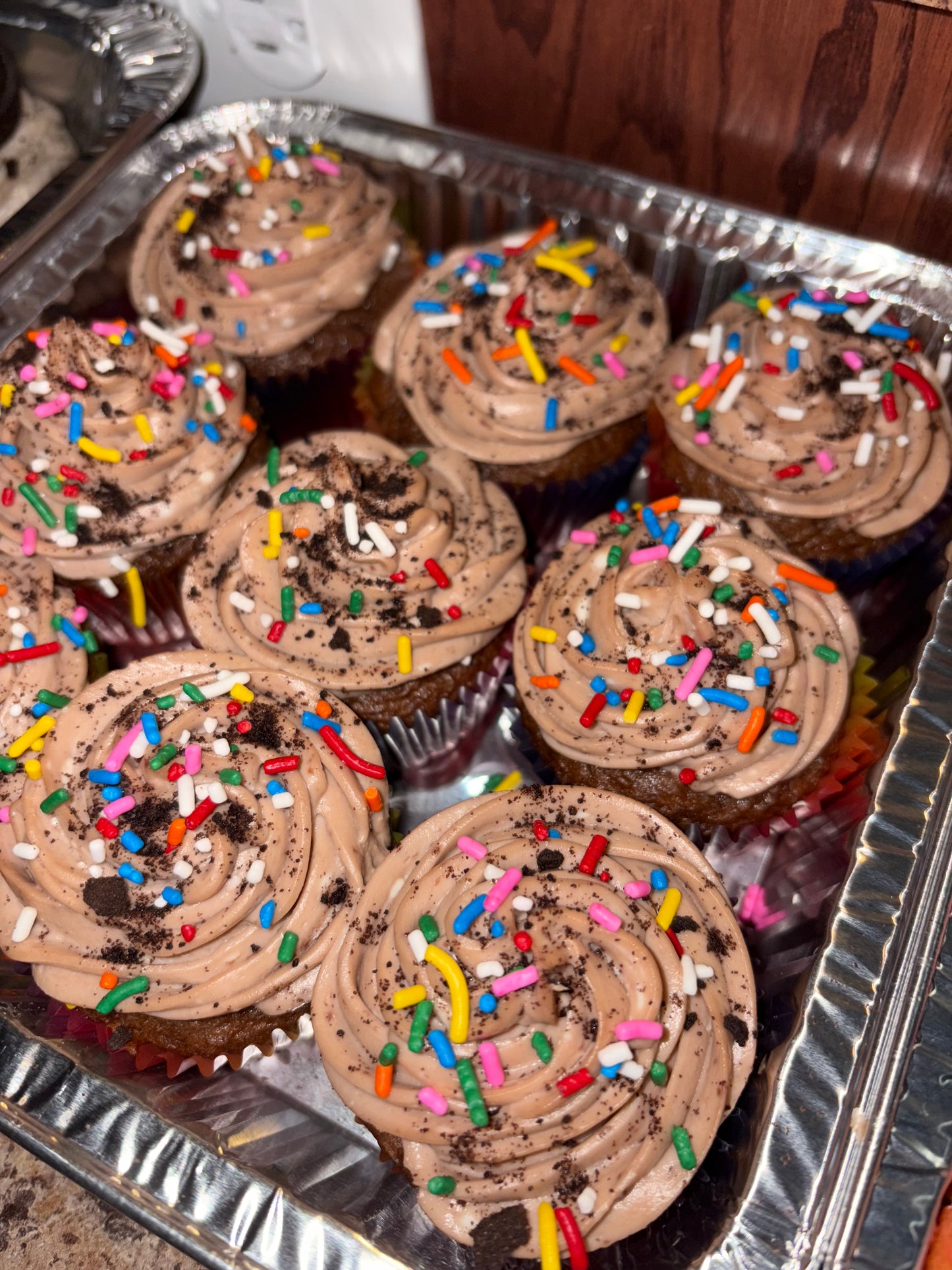 Basic flavor cupcakes with buttercream(dozen )